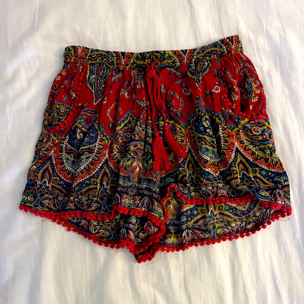Flowy pattern shorts